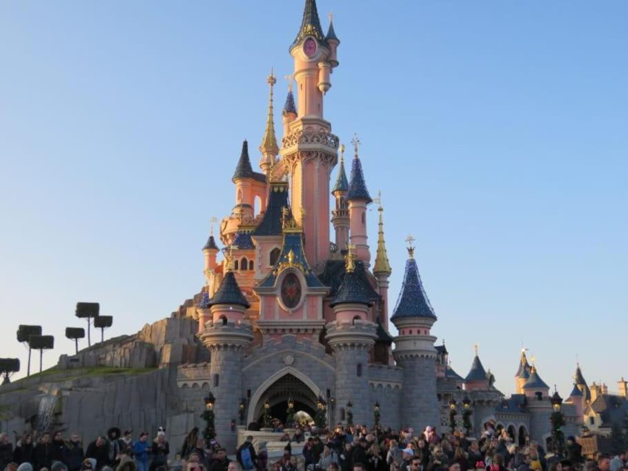 Little Explorer*Studio*Disneyland*Valdeurope*Paris Монтеврен Екстериор снимка